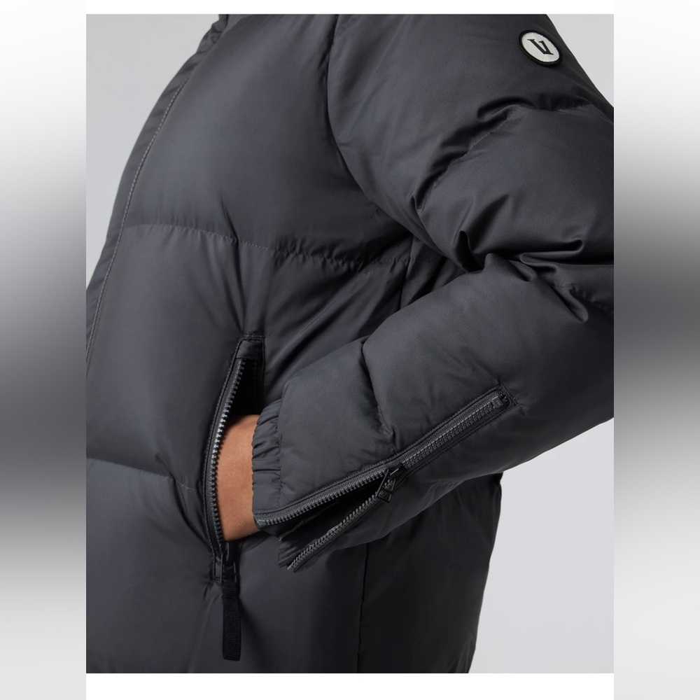 NWT!! Sold out! VUORI Hillside Down Jacket, Size M - Picture 7 of 8